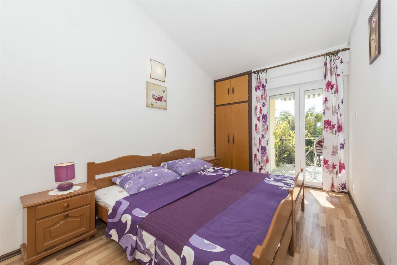 Apartments And Rooms Dragica Starigrad Paklenica Eksteriør bilde