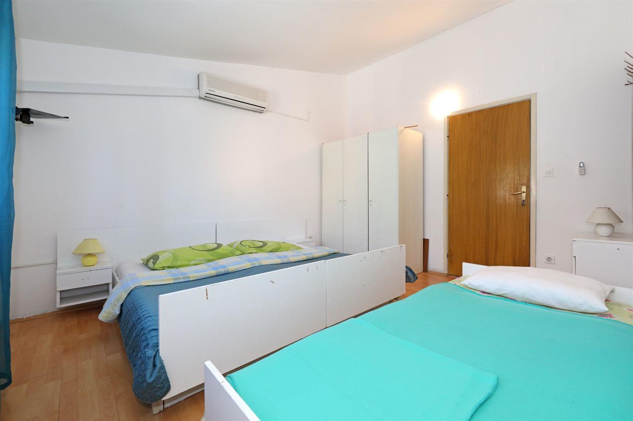 Apartments And Rooms Dragica Starigrad Paklenica Eksteriør bilde