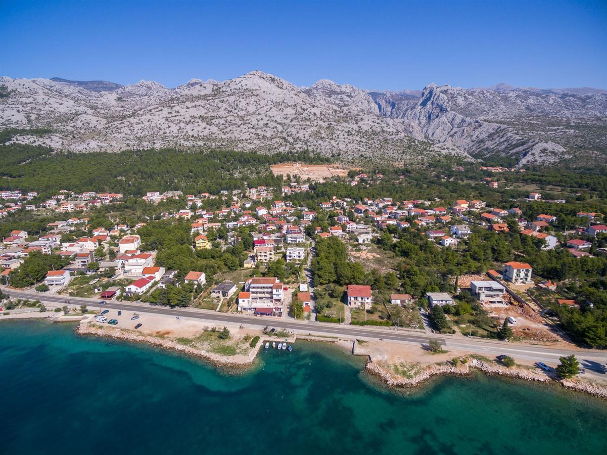 Apartments And Rooms Dragica Starigrad Paklenica Eksteriør bilde