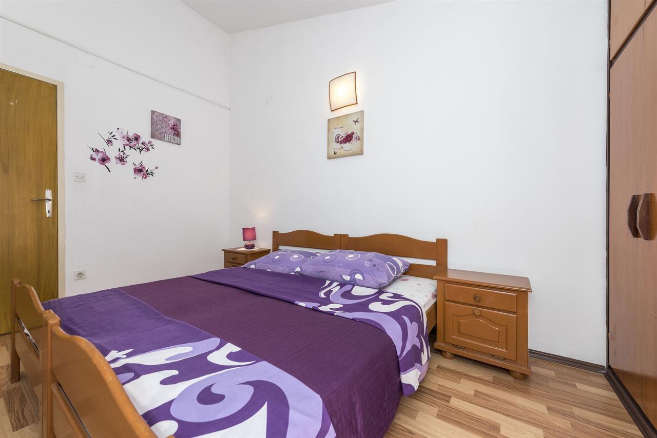 Apartments And Rooms Dragica Starigrad Paklenica Eksteriør bilde