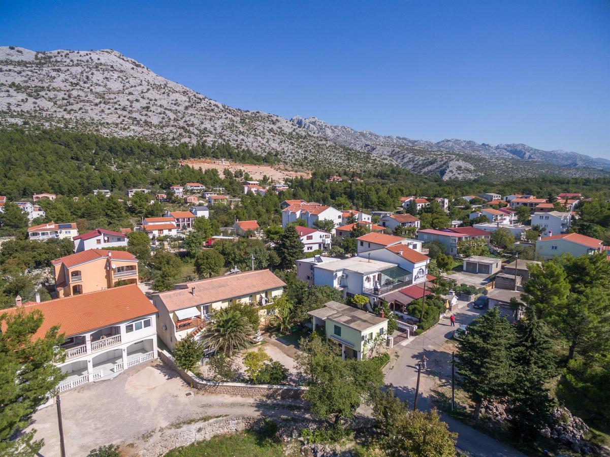 Apartments And Rooms Dragica Starigrad Paklenica Eksteriør bilde